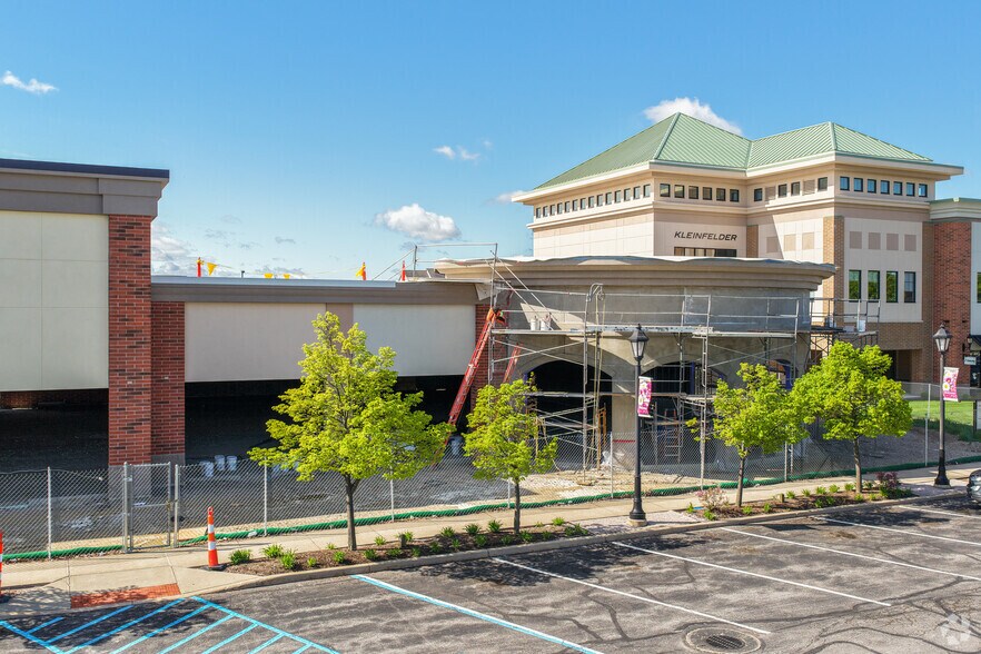 More Photos Of 5000 Levis Commons Blvd, Perrysburg Freestanding For Lease