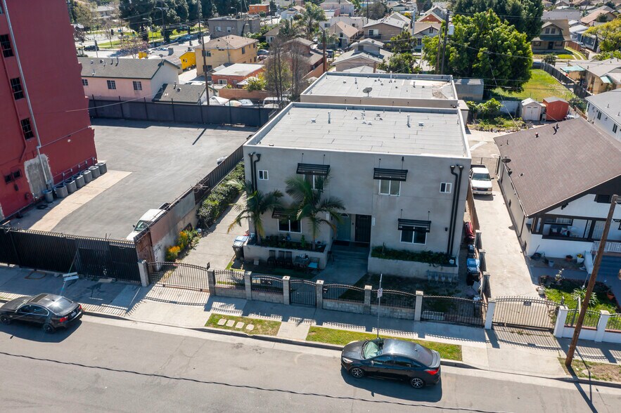 More Photos Of 814-816 1/2 W 47th St, Los Angeles Apartments For Sale