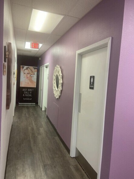 More Photos Of 12250 Inwood Rd, Dallas Office For Lease