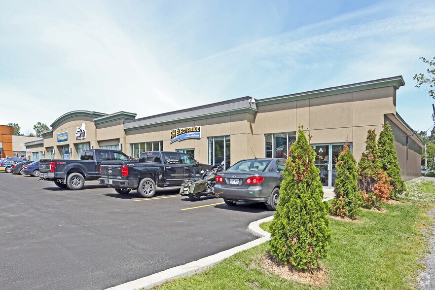 More Photos Of 1706 Ch Pink, Gatineau Storefront For Lease