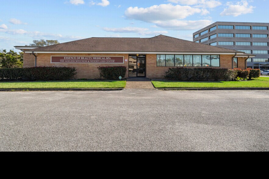 More Photos Of 1601 Liberty St, Richmond Medical For Lease
