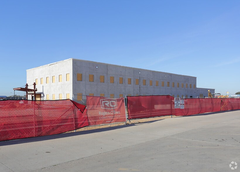 More Photos Of 1130 N Loop 340, Waco Medical For Sale