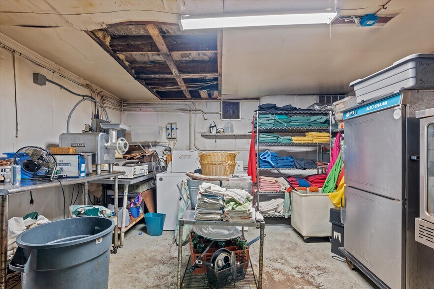 More Photos Of 3044 Deans Bridge Rd, Augusta Restaurant For Sale