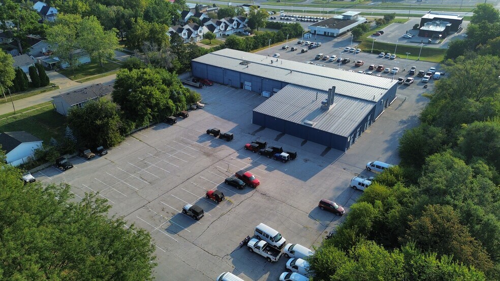More Photos Of 4410 Merle Hay Rd, Des Moines Auto Dealership For Lease
