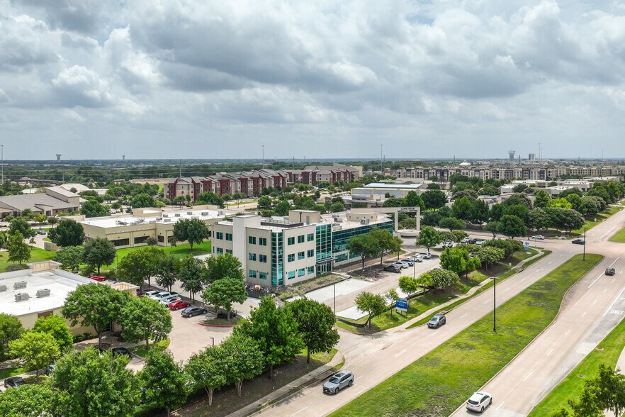 More Photos Of 977 Raintree Cir, Allen Medical For Lease