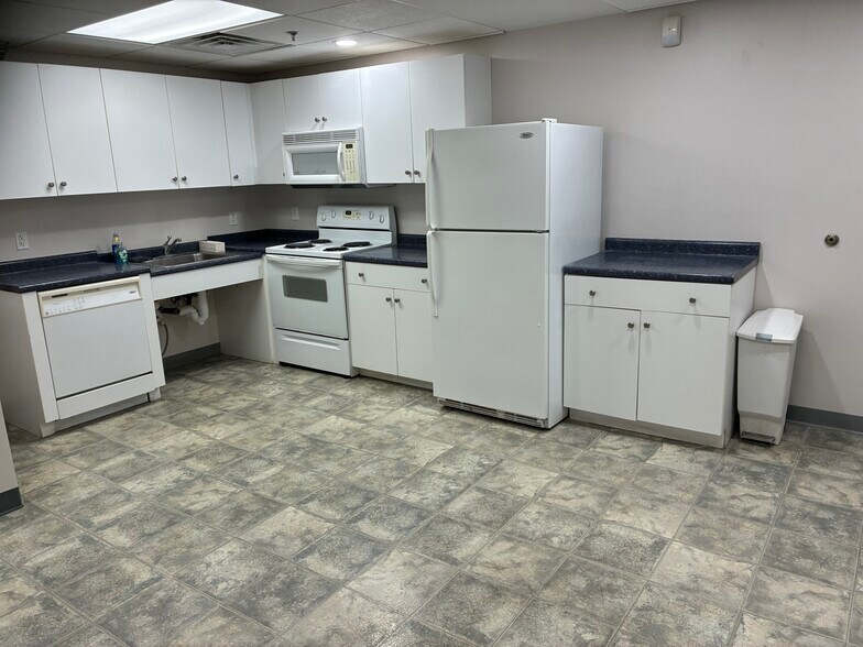 More Photos Of 69 Park St, Andover Medical For Lease