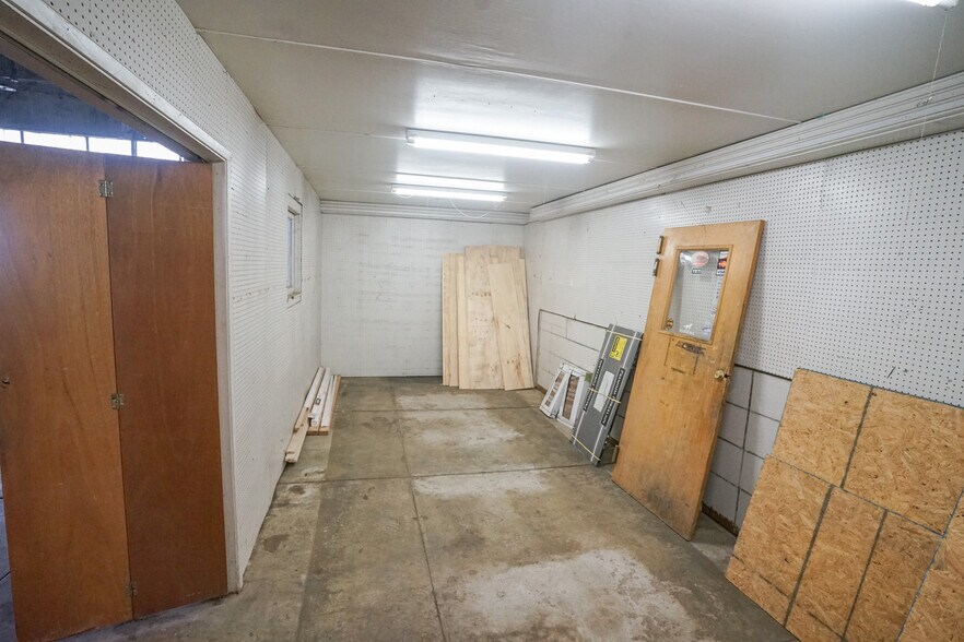 More Photos Of 121 N Gateway Dr, Madera Freestanding For Sale