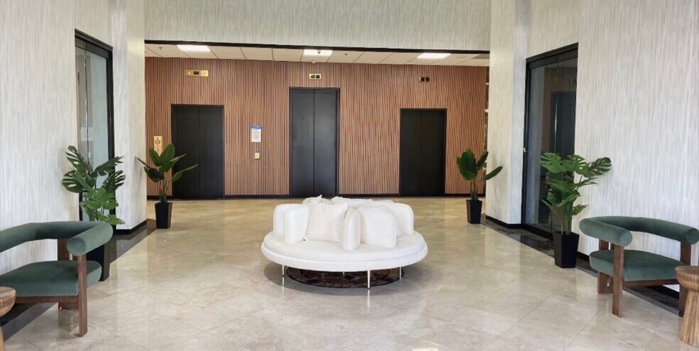 More Photos Of 9428 Baymeadows Rd, Jacksonville Office For Lease