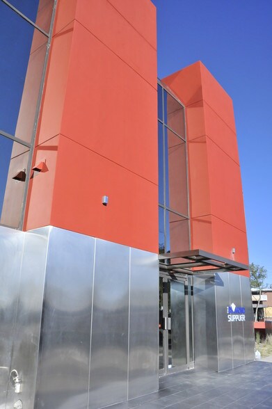 More Photos Of 6840 E Indian School Rd, Scottsdale General Retail For Lease