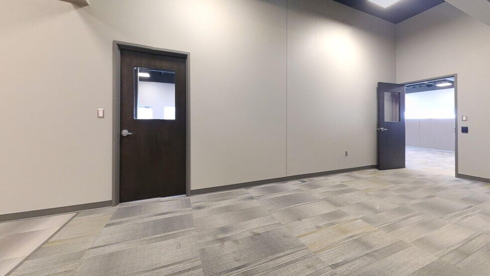 More Photos Of 1304 Technology Pky, Cedar Falls Office Residential For Lease