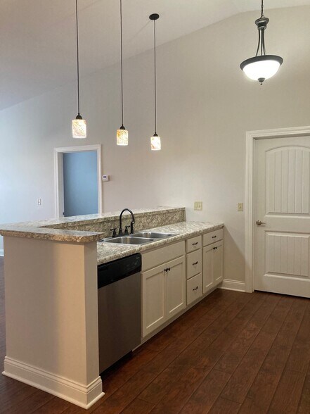More Photos Of 700 N State St, Freeburg Freestanding For Sale