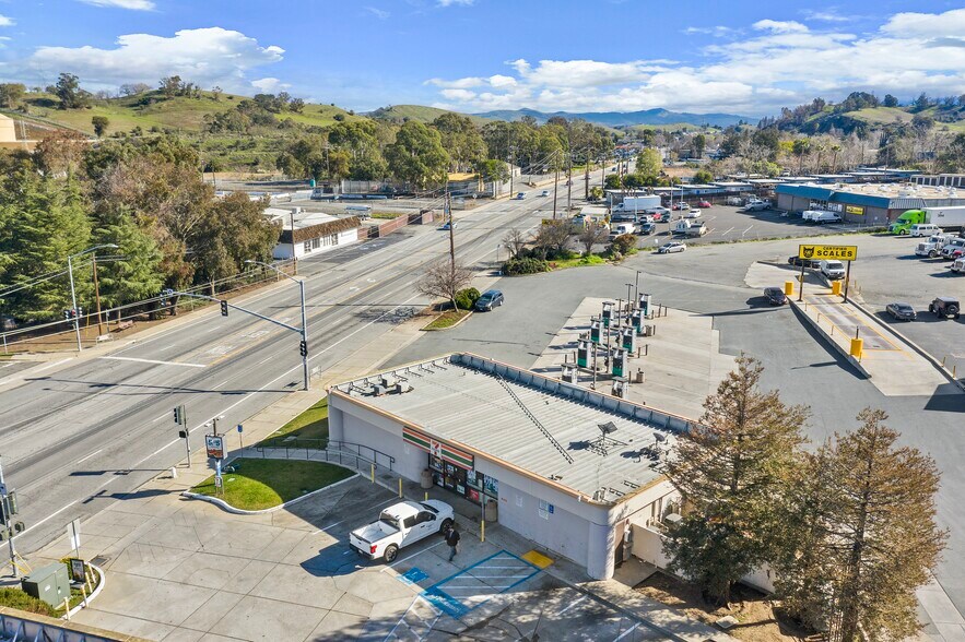More Photos Of 3520 Pacheco Blvd, Martinez Service Station For Sale