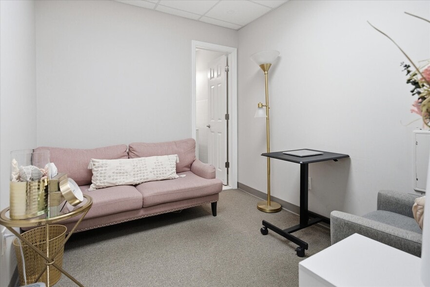 More Photos Of 33 Candee Ave, Sayville Medical For Lease
