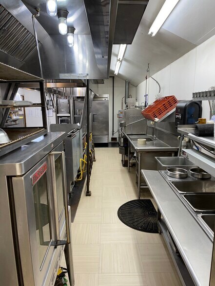 More Photos Of 101 Moore, Moulton Restaurant For Sale