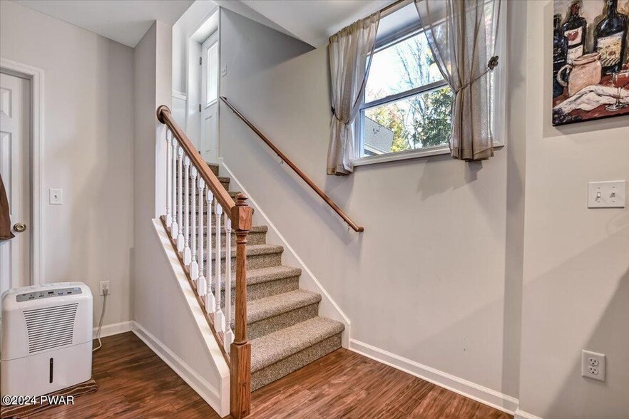 More Photos Of 186 Ledgedale Rd, Lake Ariel Apartments For Sale
