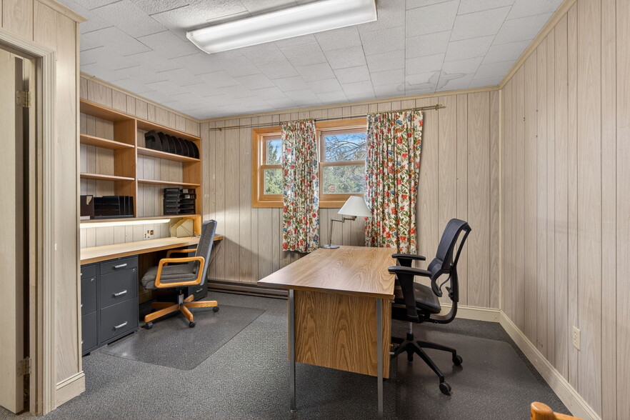 More Photos Of 6534 Sullivan Trl, Wind Gap Office For Sale