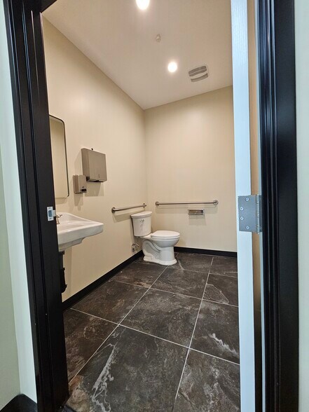 More Photos Of 8718 E McDowell Rd, Scottsdale Industrial For Sale