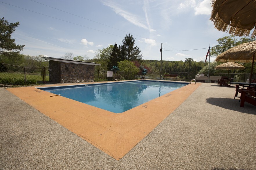 More Photos Of 201 Roses Hill Rd, Richfield Springs Hotel For Sale