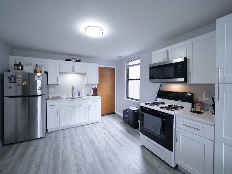 More Photos Of 2312 W 21st St, Chicago Apartments For Sale