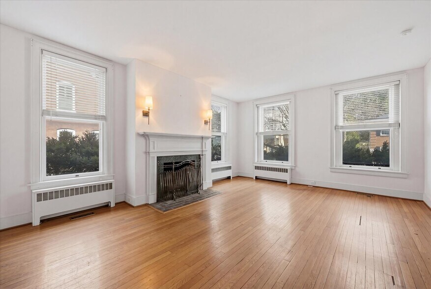 More Photos Of 217 W Boscawen St, Winchester Restaurant For Sale