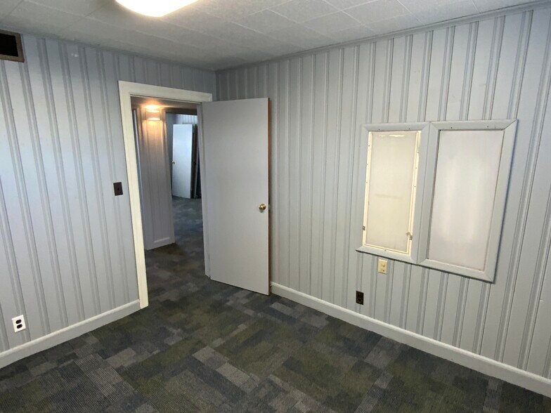 More Photos Of 801 Erwin Rd, Dunn Office For Sale
