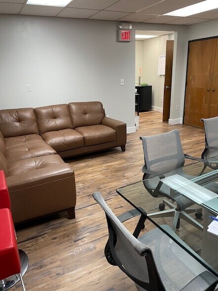 More Photos Of 44 Executive Blvd, Elmsford Loft Creative Space For Lease