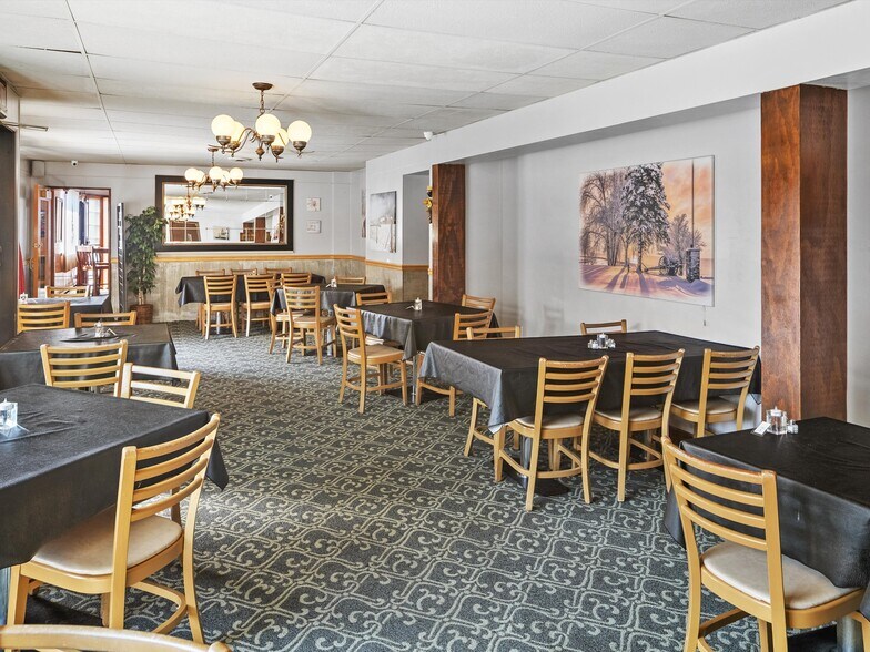 More Photos Of 201 Steele St, Algoma Hotel For Sale