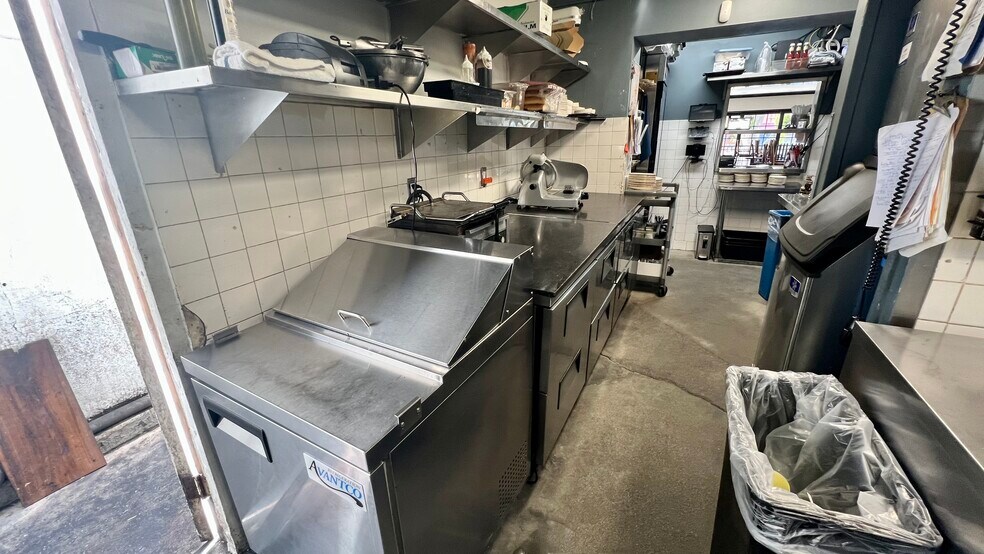 More Photos Of 7467-7475 Melrose Ave, Los Angeles Restaurant For Lease