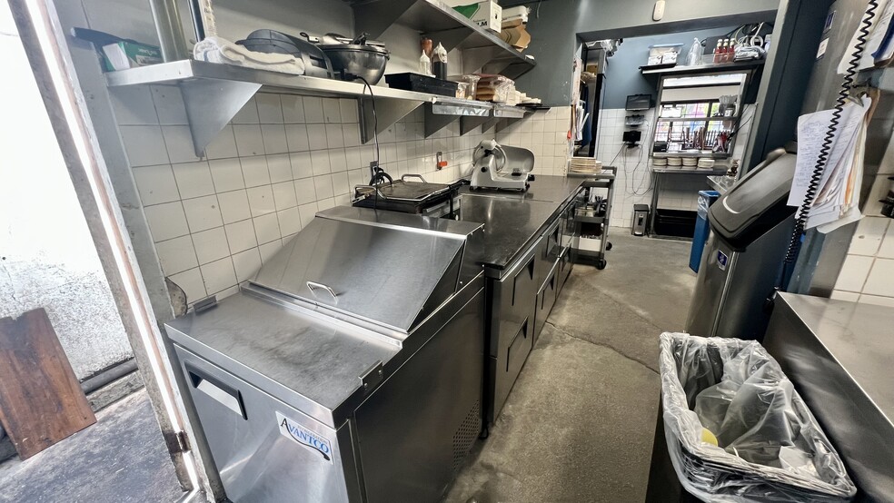 More Photos Of 7469 Melrose Ave, Los Angeles Restaurant For Lease