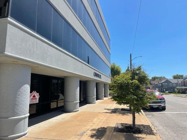 More Photos Of 515 E High St, Jefferson City Office For Sale