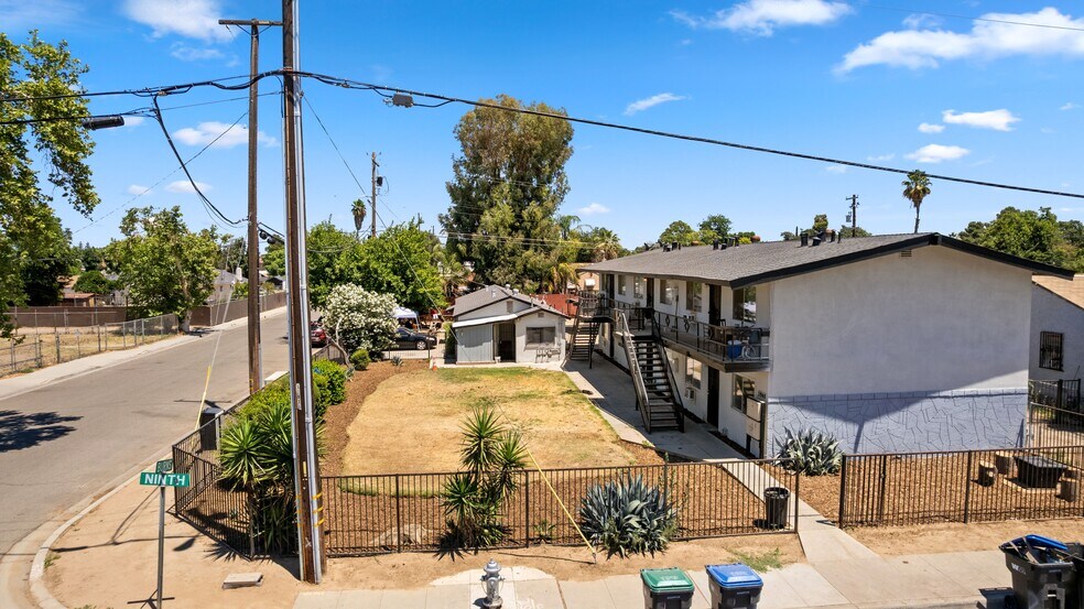 More Photos Of 3940 E Burns Ave, Fresno Apartments For Sale