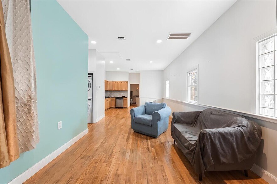 More Photos Of 1303 Summit Ave, Union City Storefront Retail Residential For Sale