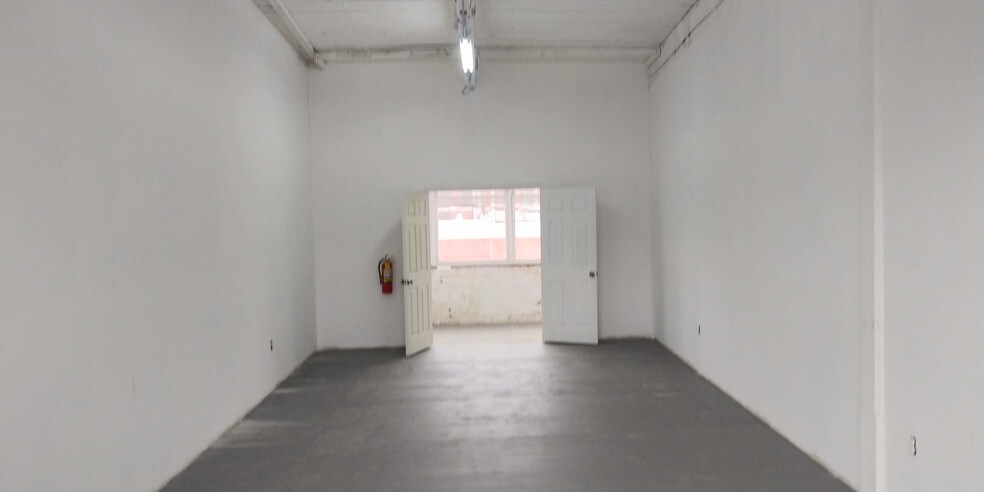 More Photos Of 60 Dickerson St, Newark Light Manufacturing For Lease