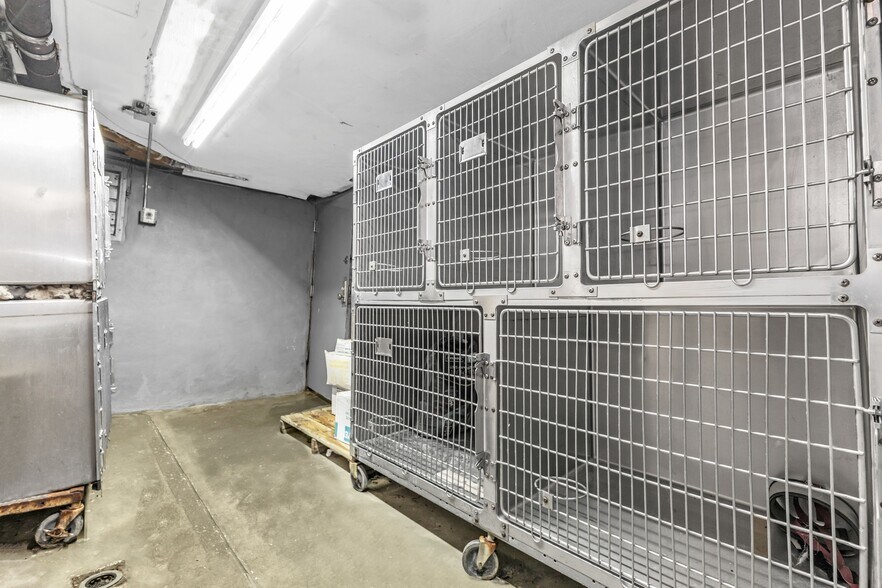 More Photos Of 9518 Avenue L, Brooklyn Storefront Retail Office For Sale