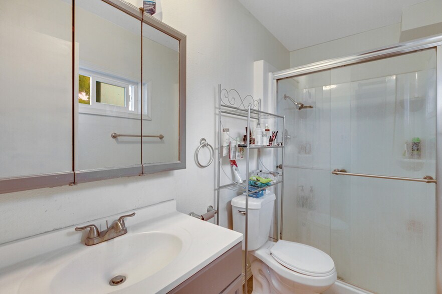 More Photos Of 139 N 12th St, Montebello Apartments For Sale