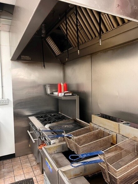 More Photos Of 2222 Saint Clair Ave, Cleveland Restaurant For Sale