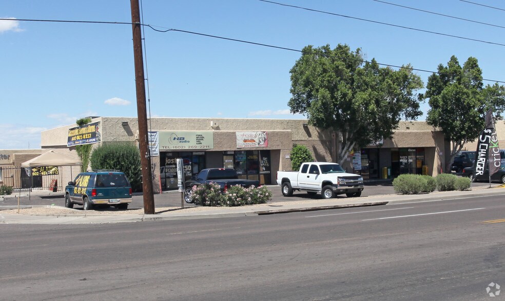 More Photos Of 2740-2746 W McDowell Rd, Phoenix Distribution For Lease