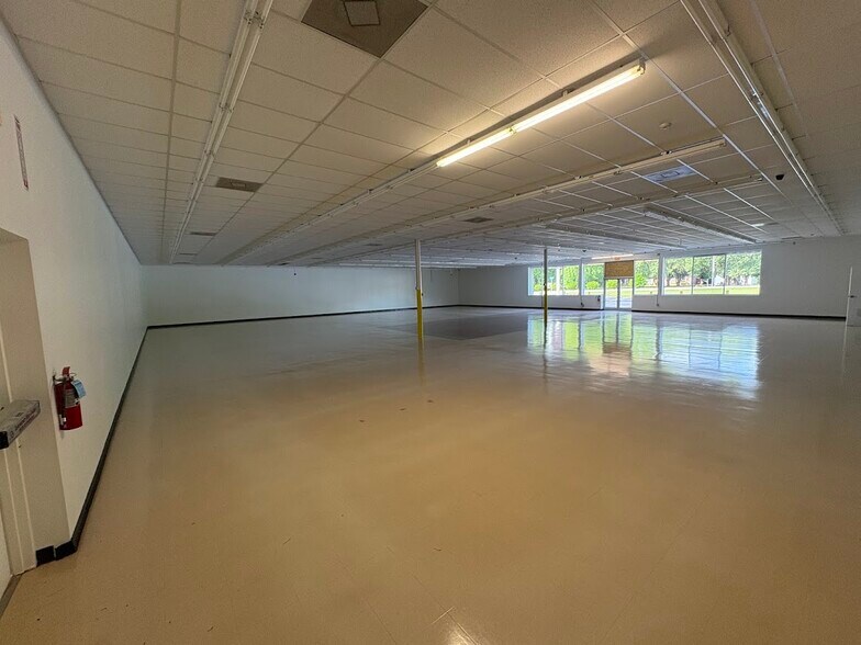 More Photos Of 10067 Main St, Castalia Freestanding For Lease