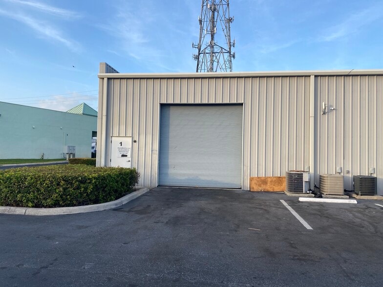 More Photos Of 802 Old Dixie Hwy, West Palm Beach Unknown For Lease