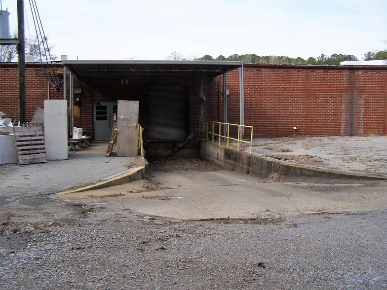 More Photos Of 2580 Highway 46, Heflin Warehouse For Lease