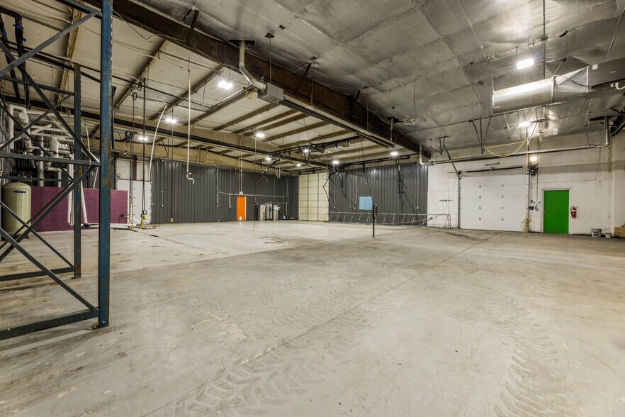More Photos Of 535 W Poplar St, Fayetteville Warehouse For Lease