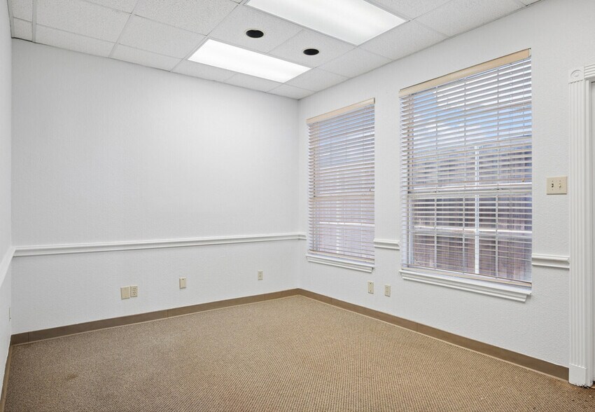 More Photos Of 6407 Colleyville Blvd, Colleyville Medical For Lease