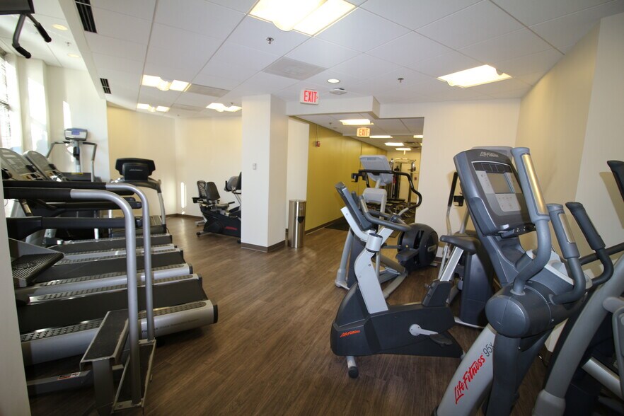 More Photos Of 124 S West St, Alexandria Office For Lease