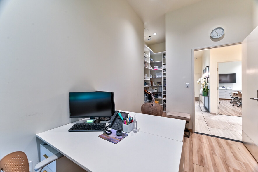 More Photos Of 5770 S Durango Dr, Las Vegas Medical For Sale