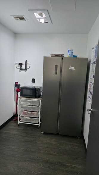 More Photos Of 1815 W Saint Marys Rd, Tucson Medical For Lease