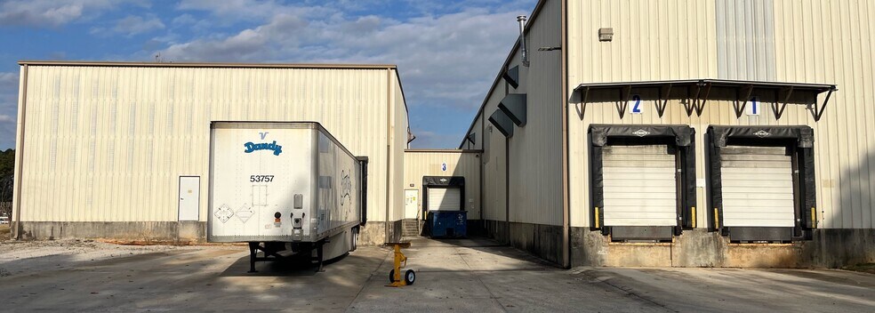 More Photos Of 208 Industrial Blvd, Tullahoma Warehouse For Sale