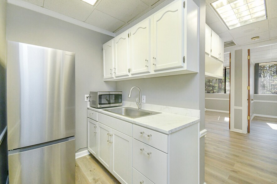 More Photos Of 3084 Mercer University Dr, Chamblee Loft Creative Space For Lease