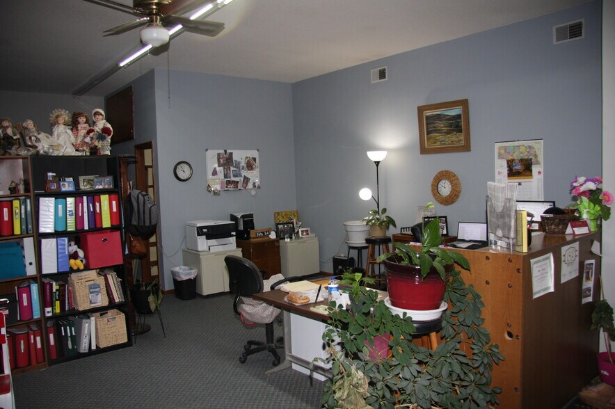 More Photos Of 310 Main St, Scribner Storefront For Sale