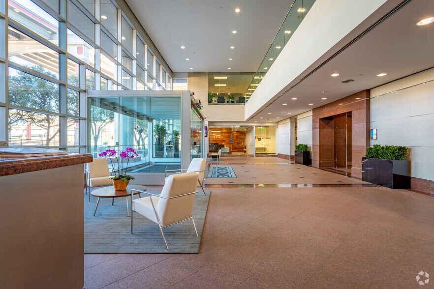 More Photos Of 100 NE Loop 410, San Antonio Office For Lease
