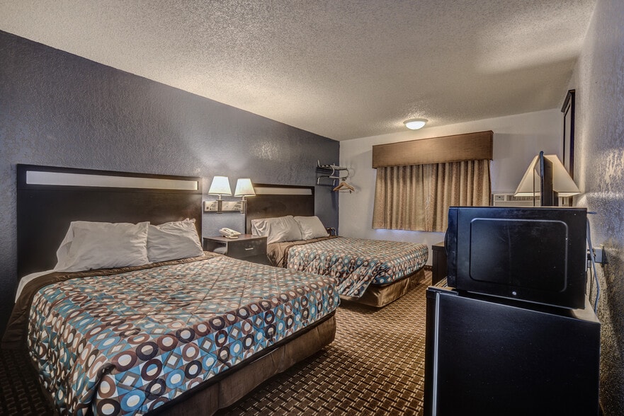 More Photos Of 101 W Phoenix St, Payson Hotel For Sale